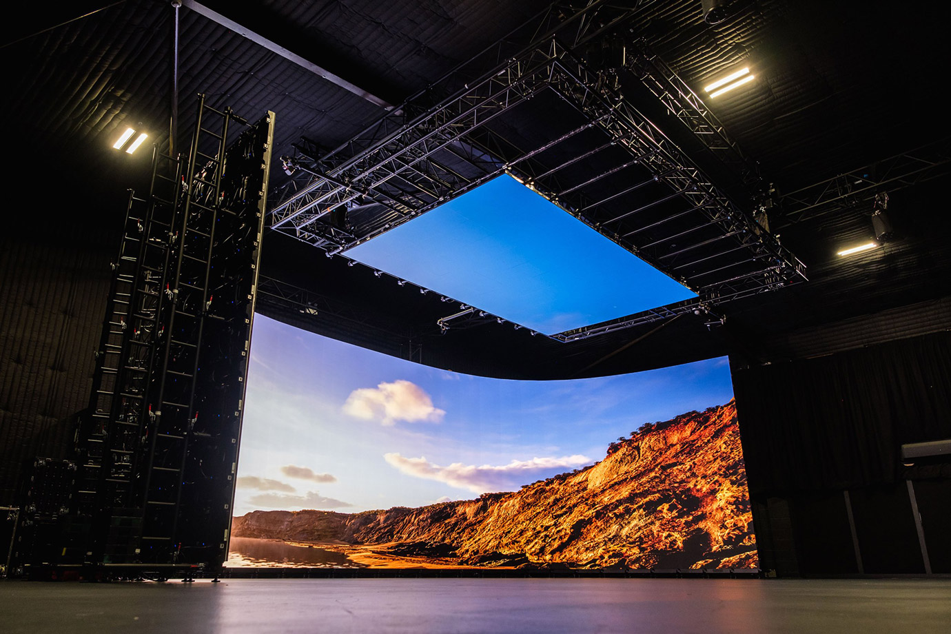 Live Event Equipment - LED Curved, Speakers, Lights, Mobile Stage